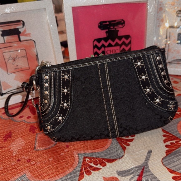 Coach wristlet - Picture 4 of 7